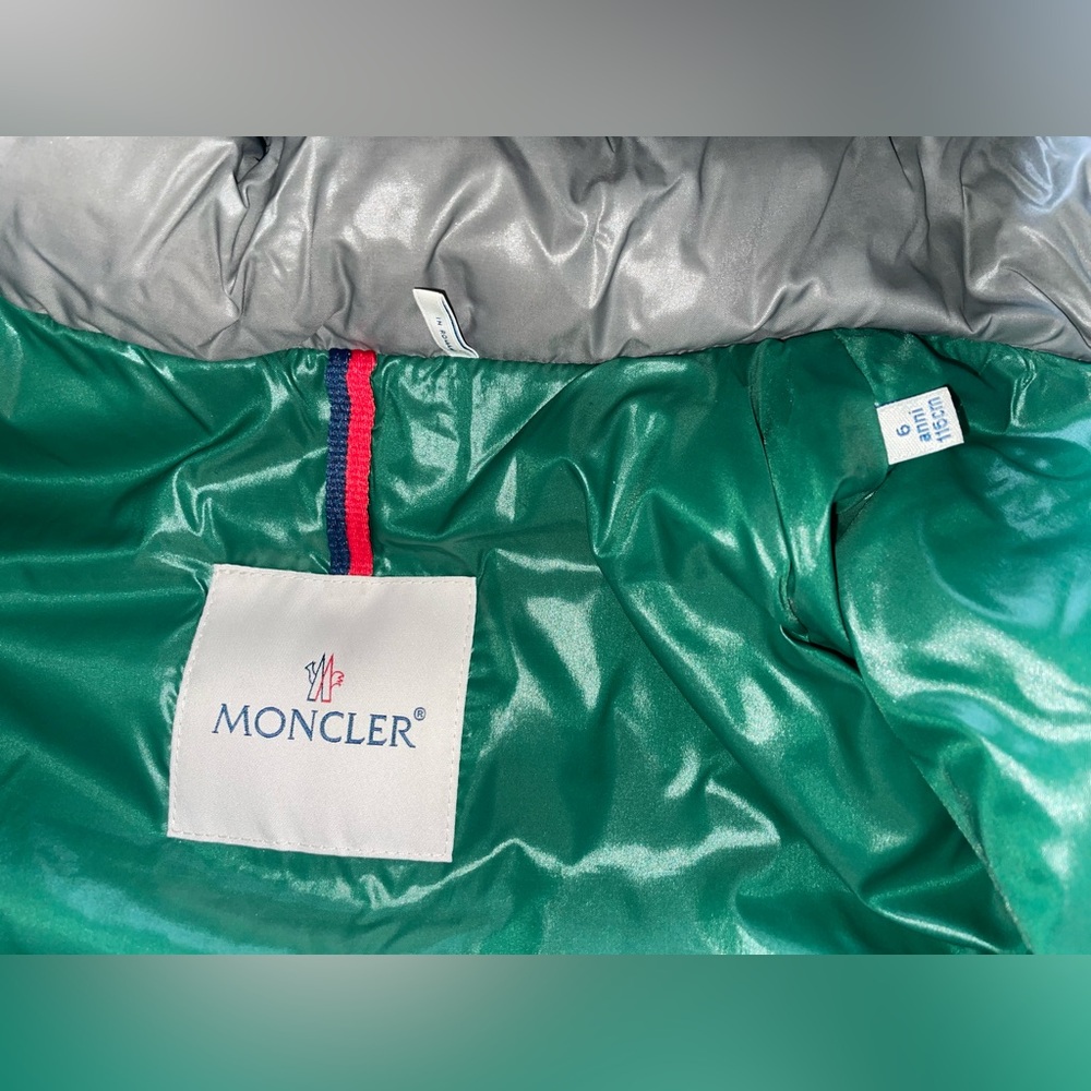 MONCLER JACKET & HAT - Picture 8 of 8